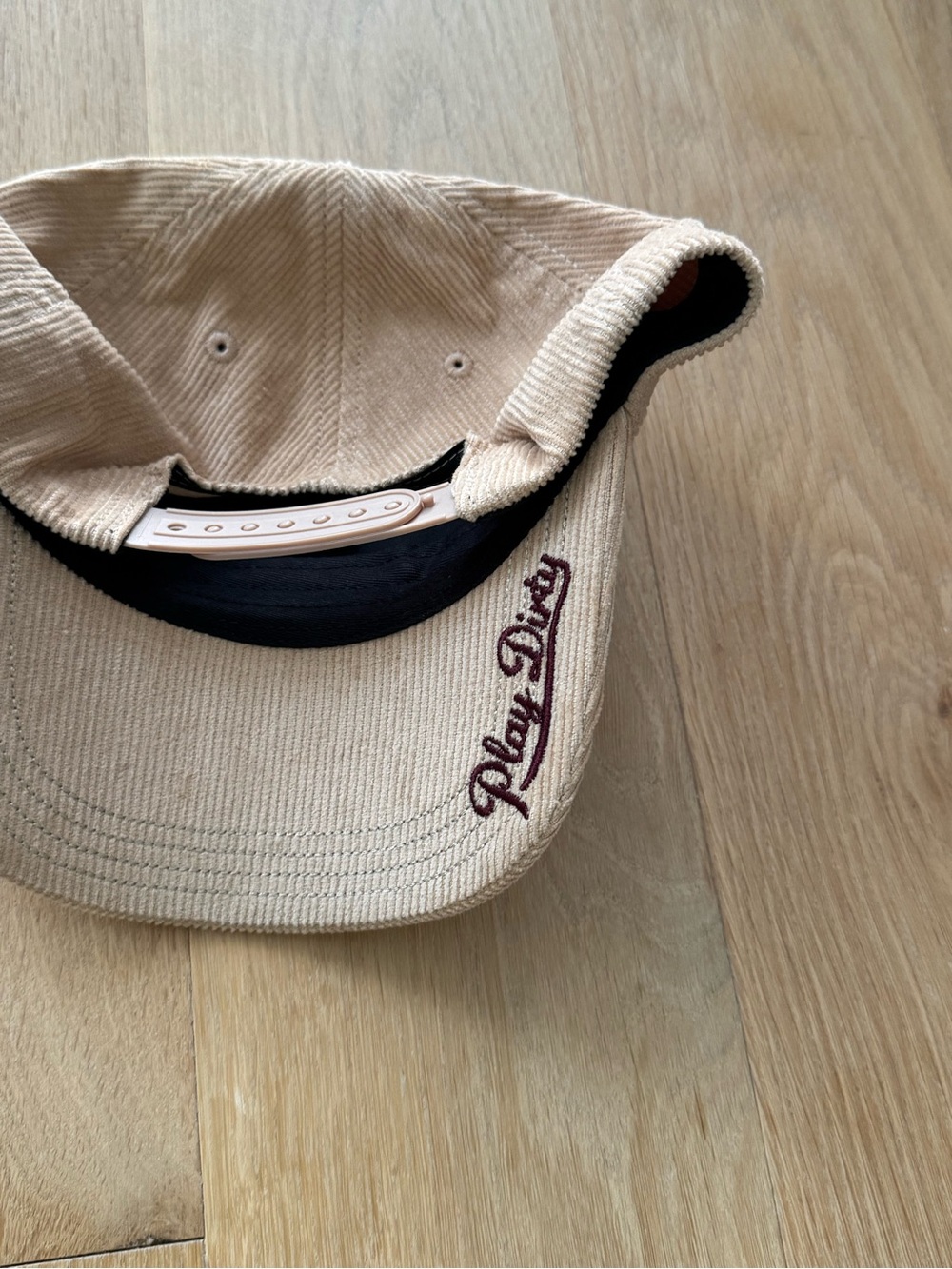 Undefeated corduroy hat - beige - SnapBack - Picture 2 of 3